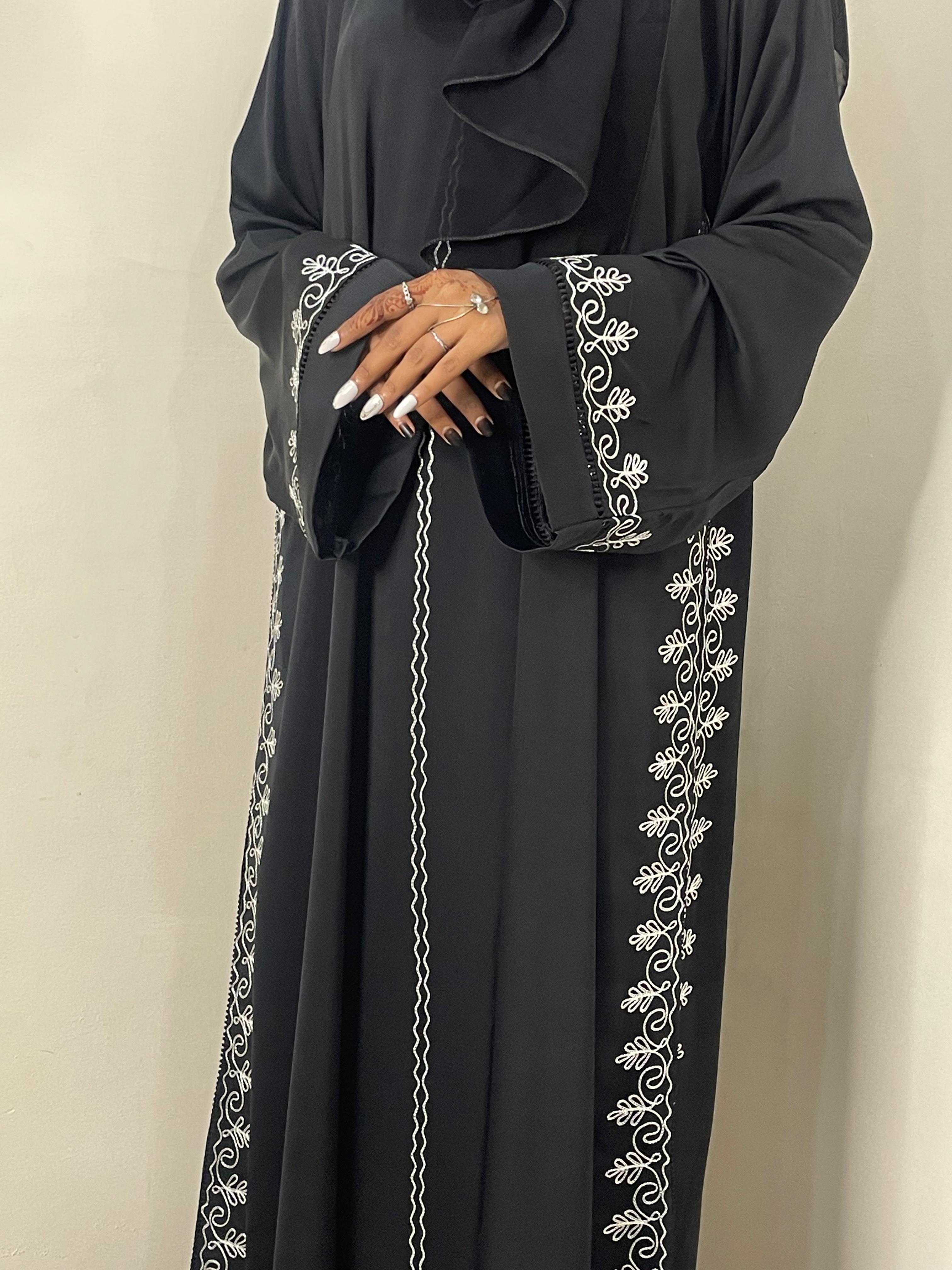 Midnight Elegance Abaya – Timeless Grace in Every Detail